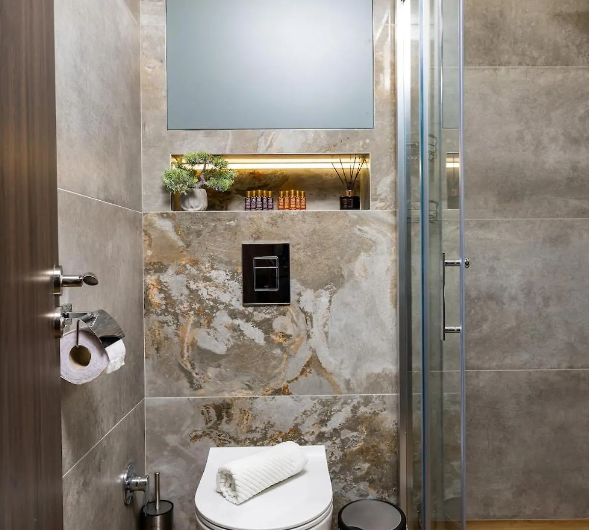 Top Center Apt 'Pemena' Free Private Parking Plovdiv 0*,